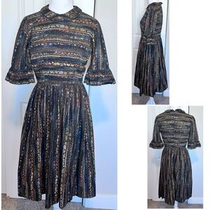 Fit and Flare Dress Retro 50’s 60’s Mad Men Vibe Zip up back Sz XS/Small